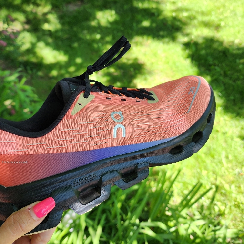 Women's On Running Cloudspark Size 10.5 - image 2